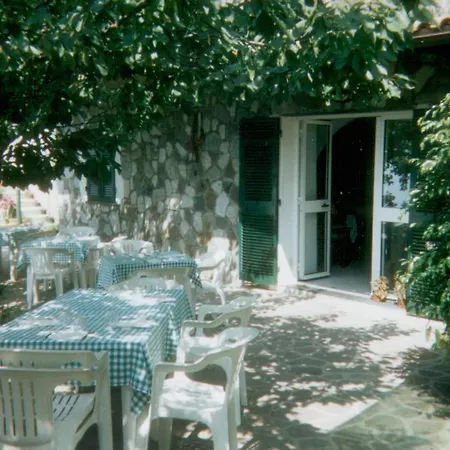 مزرعة للإقامة La Foce Del Prato